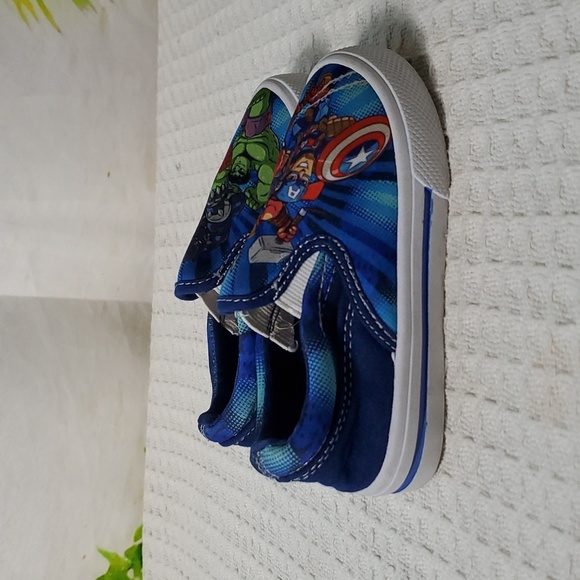Disney Marvel Adventures Toddler sneakers size 7 - Picture 2 of 7